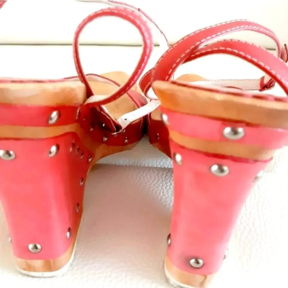 Bruno Valenti Pink Studded Wooden Sandals sz 9M